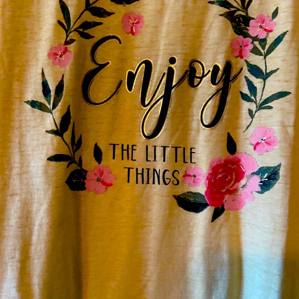 NWT cotton yellow top shirt with shirred sleeve and pattern on front